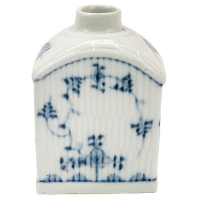 Lot 412 - A German soft paste porcelain tea caddy.