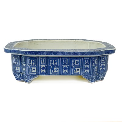 Lot 198 - A Chinese blue and white porcelain bonsai dish, Republic period.