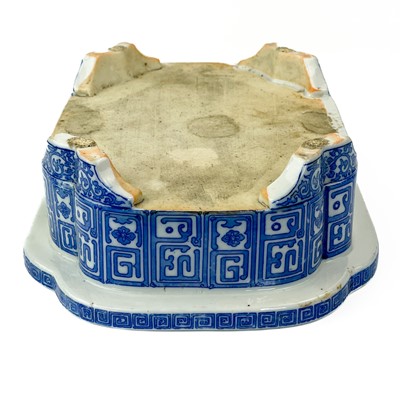 Lot 198 - A Chinese blue and white porcelain bonsai dish, Republic period.