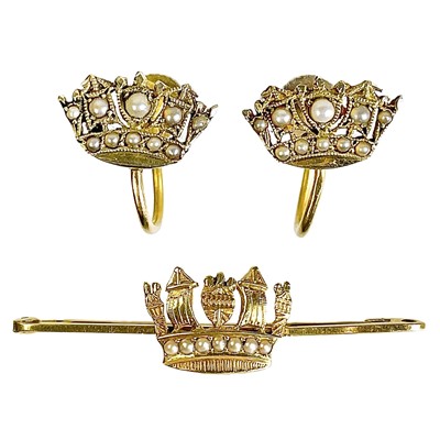 Lot 3 - A 15ct gold and seed pearl set Royal Navy & Merchant Services sweetheart brooch.