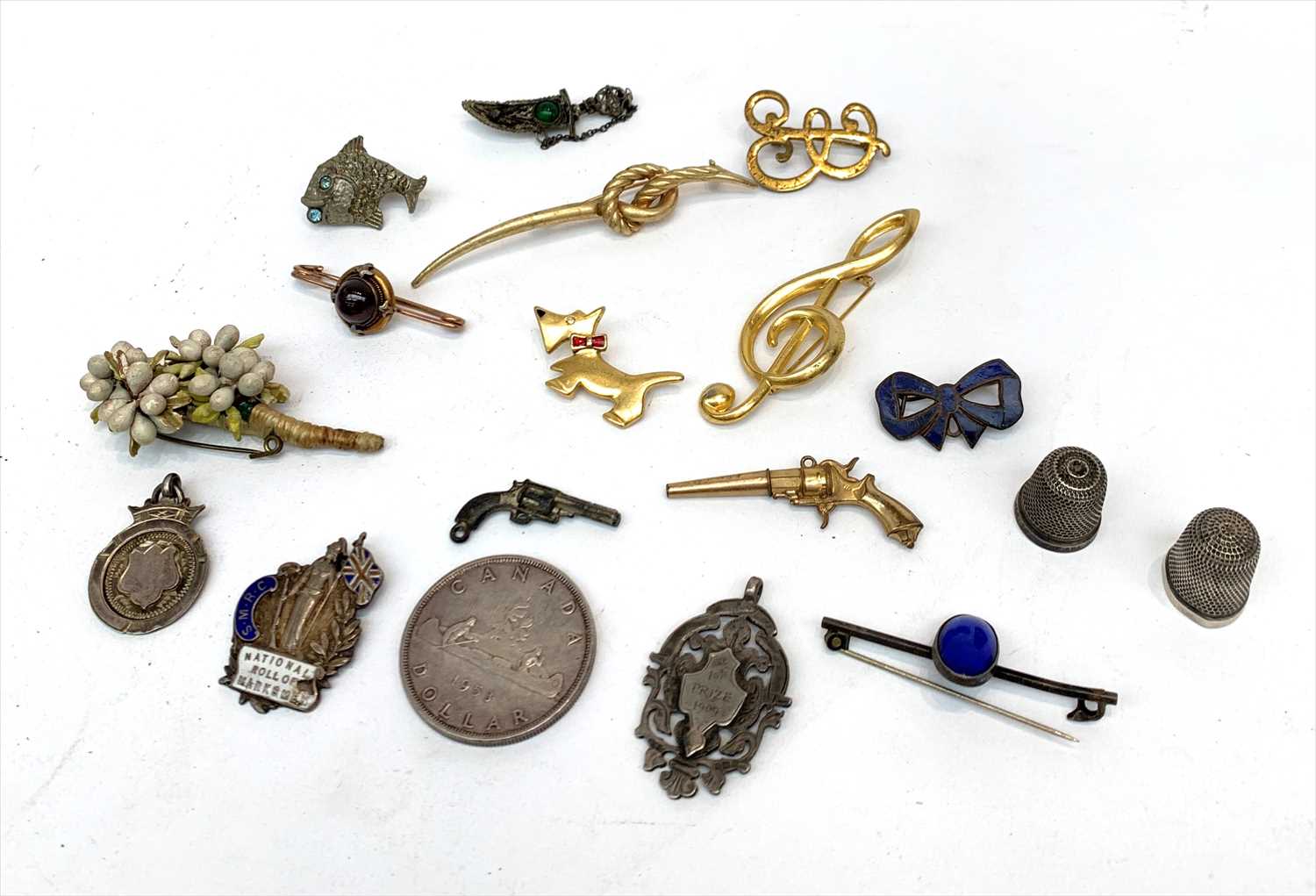 Lot 2411 - A Victorian gold carbuncle brooch other