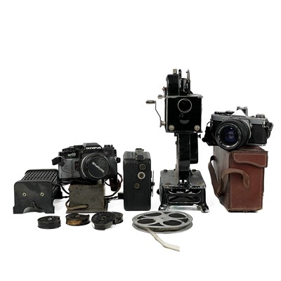 Lot 48 - A Pathescope Motocamera.