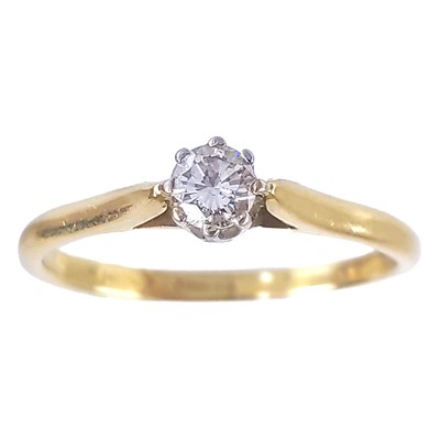 Lot 51 - A modern 18ct diamond solitaire ring.