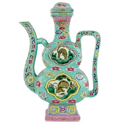 Lot 138 - A Chinese porcelain teapot, Qianlong mark, 18th/19th century.