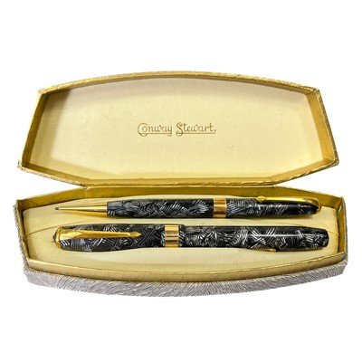 Lot 550 - A Conway Stewart no.27 fountain pen and no.37 propelling pencil cased set.