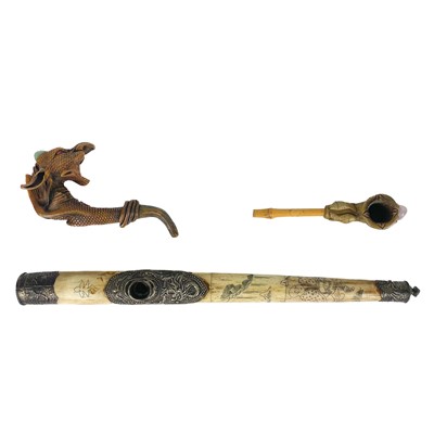 Lot 252 - A Chinese bone opium pipe, early 20th century.