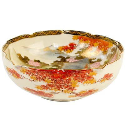 Lot 201 - A pair of Japanese Satsuma bowls, circa 1900.