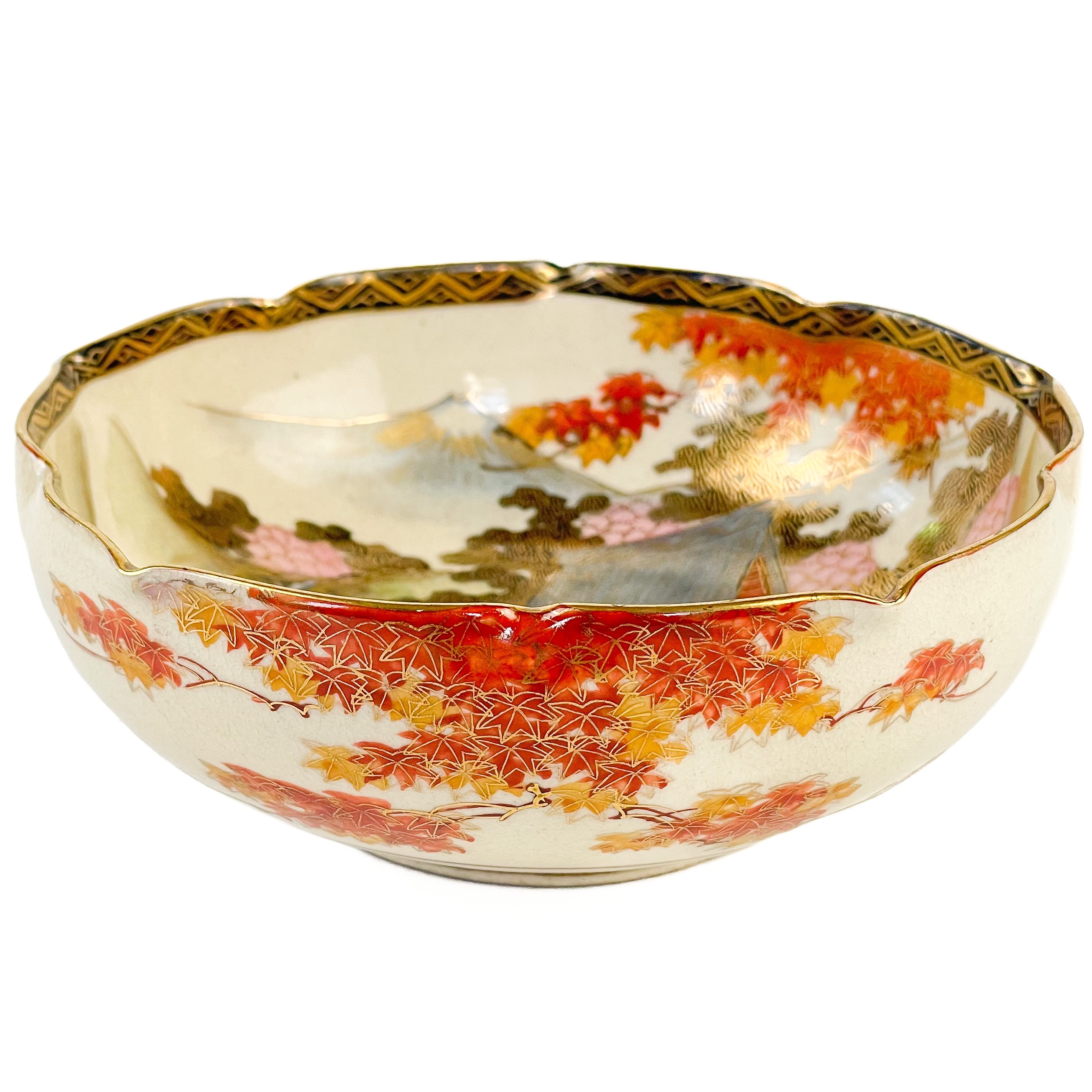 Lot 201 A pair of Japanese Satsuma bowls, circa 1900.