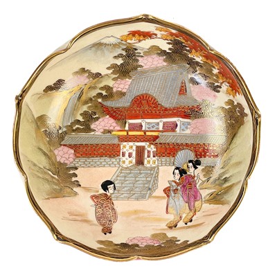 Lot 201 - A pair of Japanese Satsuma bowls, circa 1900.