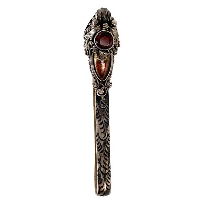 Lot 463 - A Chinese silver pot and a dragon tie pin.