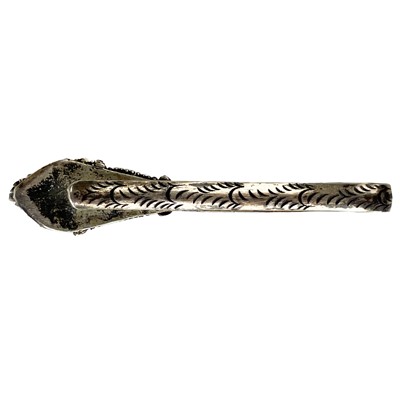 Lot 463 - A Chinese silver pot and a dragon tie pin.