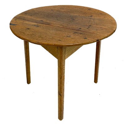 Lot 99 - A Victorian oak cricket table.