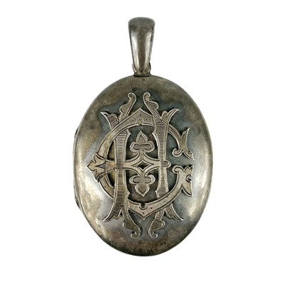 Lot 118 - A Victorian silver locket pendant.