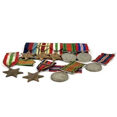 Lot 211 - World War 2 medals (9 medals in total)