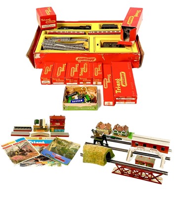 Lot 501 - Triang 00 Gauge Boxed Railway Train Set, Wagons etc & various accessories