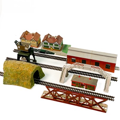 Lot 501 - Triang 00 Gauge Boxed Railway Train Set, Wagons etc & various accessories