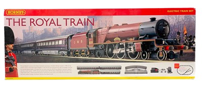 Lot 504 - Hornby "The Royal Train" Princess Elizabeth boxed OO gauge set (R1057)