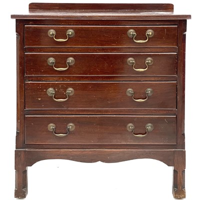 Lot 712 - A mahogany small chest of drawers.