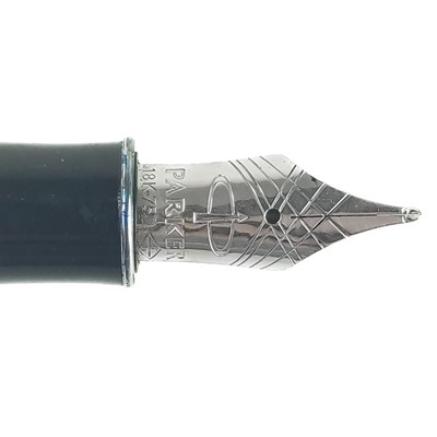 Lot 546 - A Sonnet Parker fountain pen in original fitted case.