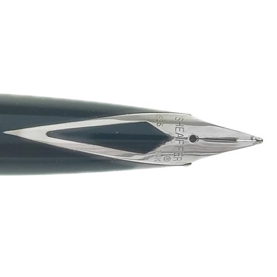 Lot 546 - A Sonnet Parker fountain pen in original fitted case.