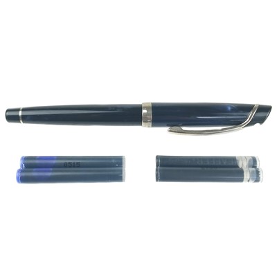 Lot 546 - A Sonnet Parker fountain pen in original fitted case.