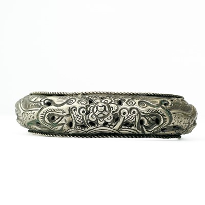 Lot 309 - A Chinese silver bangle, early 20th century.