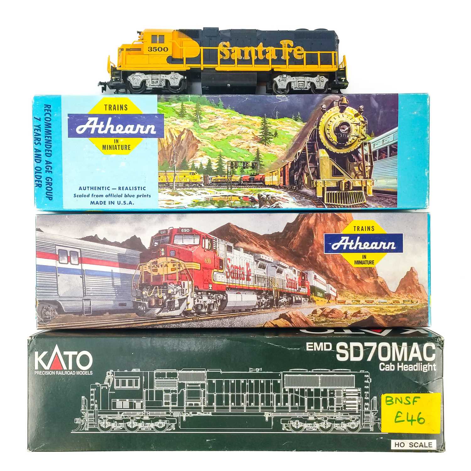 Lot 662 - American Railroad OO/HO scale BNSF & Santa Fee (x4 items)