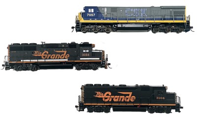 Lot 523 - American Railroad OO/HO scale Rio Grande, CSX, Caltrain, MA and PA (x6 items)