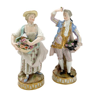 Lot 463 - A pair of Meissen figures of flower sellers.