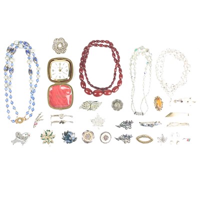 Lot 517 - A collection of costume jewellery.