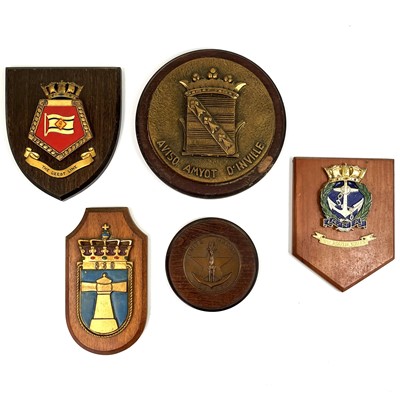 Lot 93 - A large collection of various shield plaques.