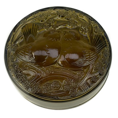 Lot 458 - A J. D'Avsen French Art Deco glass circular box and cover.