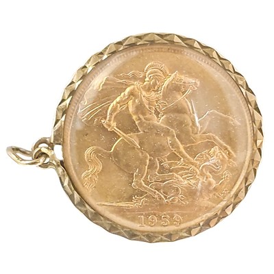 Lot 287 - A 1959 full sovereign coin 9ct mounted pendant.