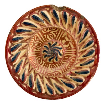 Lot 191 - An Hispano-Moresque pink lustre small dish, 18th/19th century.