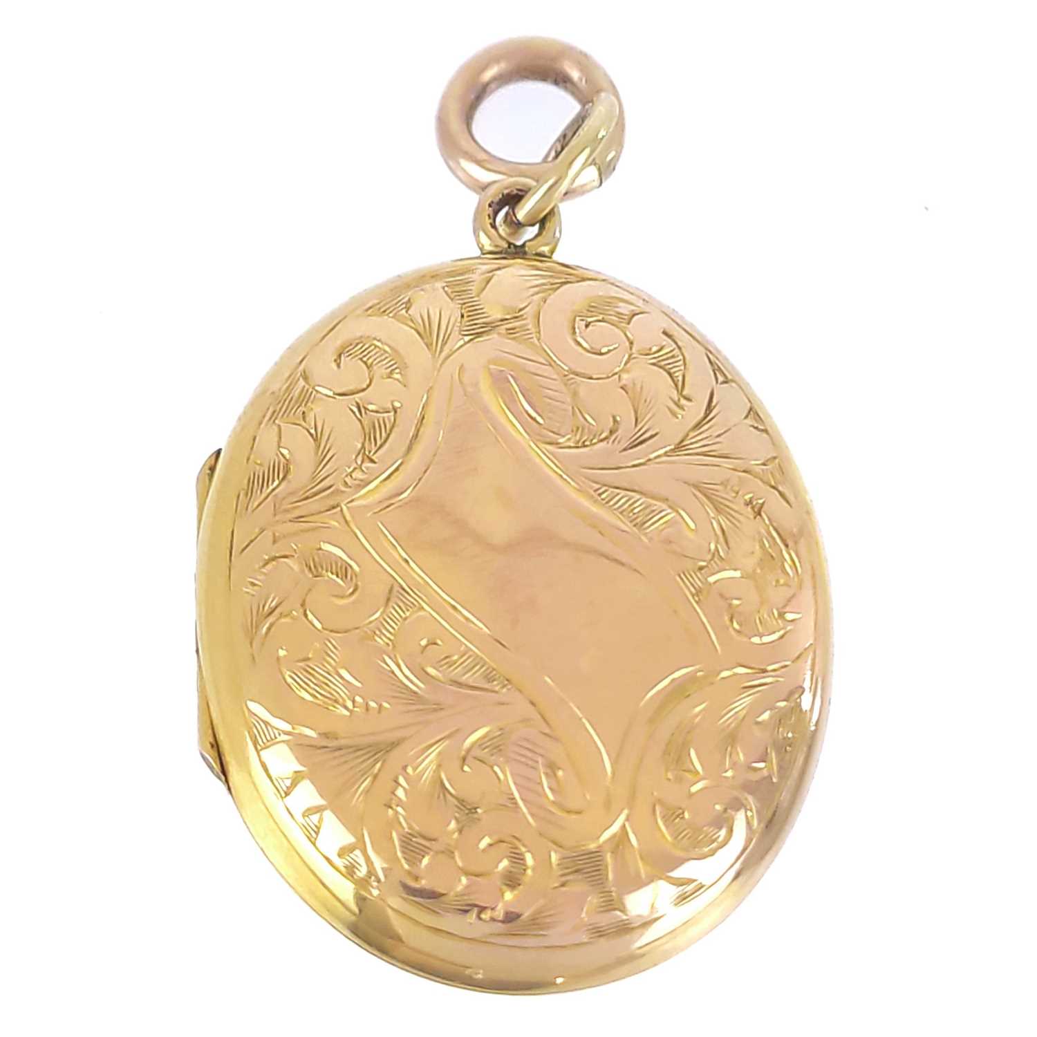Lot 314 - A 9ct front and back locket pendant.