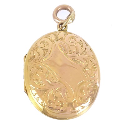 Lot 314 - A 9ct front and back locket pendant.