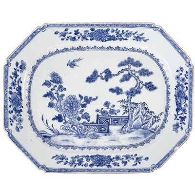 Lot 90 - A large Chinese export blue and white porcelain meat dish, Qianlong period.