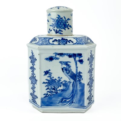 Lot 83 - A Chinese blue and white porcelain flask and cover, late 19th century.