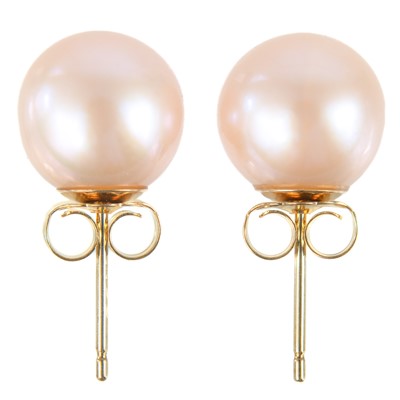 Lot 133 - A pair of 9ct pink cultured pearl stud earrings.