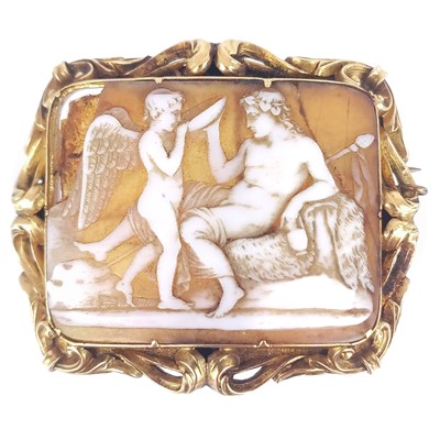 Lot 328 - A Victorian high purity gold shell cameo brooch.