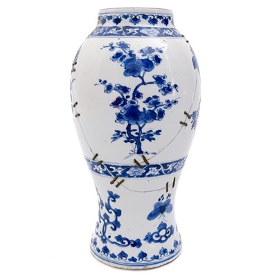 Lot 53 - A Chinese blue and white porcelain vase, Kangxi period..