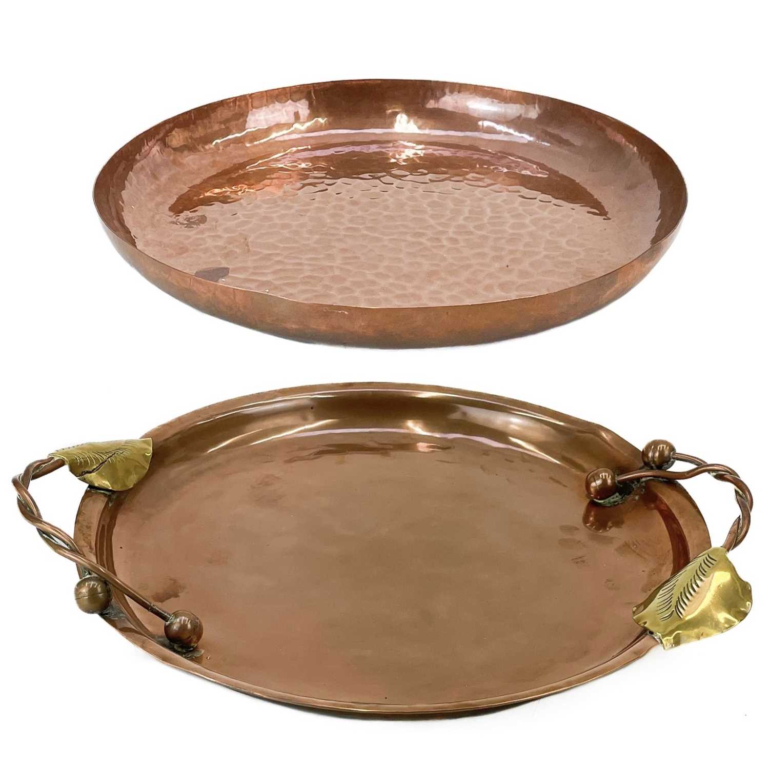 Lot 117 - A Newlyn copper tray.