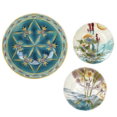 Lot 535 - A Minton secessionist plate.