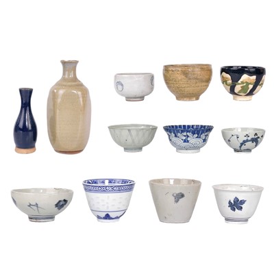 Lot 492 - Miscellanous Japanese pottery and porcelain, 19th/20th century.