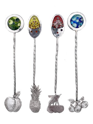 Lot 95 - A set of four contemporary .999 fine silver drink stirrers by Samantha Suddaby.