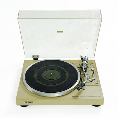 Lot 290 - Pioneer and Denon Hi-Fi.