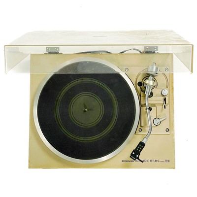 Lot 290 - Pioneer and Denon Hi-Fi.