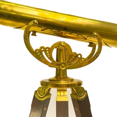 Lot 85 - A brass Terrestrial telescope.