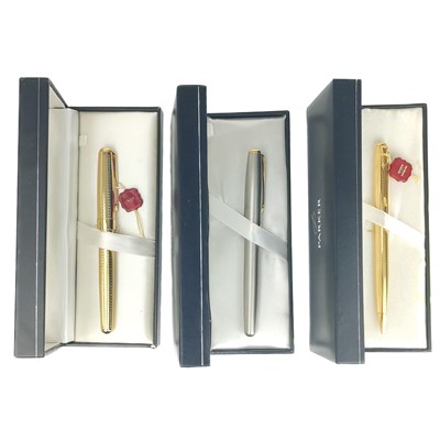 Lot 553 - A Parker fountain pen with 18k gold nib.