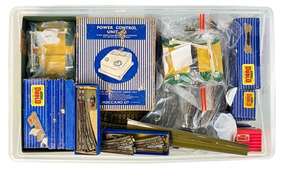 Lot 669 - Hornby Dublo 3rail track, points, buffer stops, level crossings, turntable etc